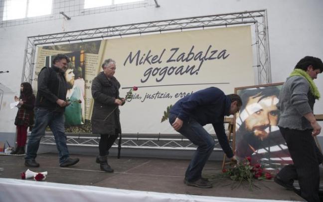 Homenaje a Mikel Zabalza en el aniversario de su asesinato Homenaje a Mikel Zabalza en el aniversario de su asesinato