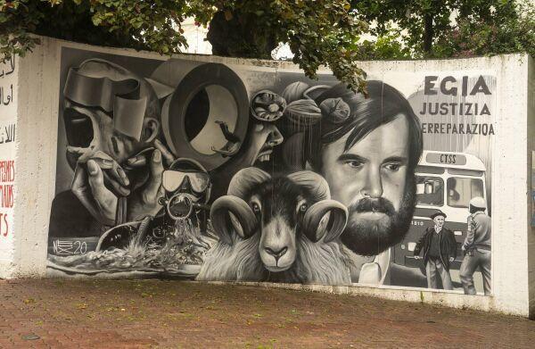 Mural en Donostia en memoria de Mikel Zabalza.