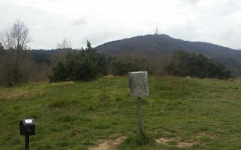 La cumbre de Zaldiaran, en los Montes de Vitoria. La cumbre de Zaldiaran, en los Montes de Vitoria.