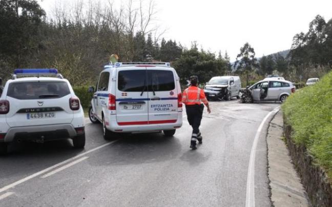 Imagen de archivo de otro accidente que sucedió hace 4 meses en Zeberio. Imagen de archivo de otro accidente que sucedió hace 4 meses en Zeberio.