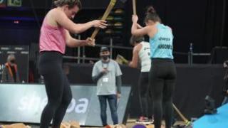 Karmele Gisasola, 'Zelai III', durante la final del Sherpa.ai Aizkolari Txapelketa Nagusia celebrada en el Bilbao Arena. Karmele Gisasola, 'Zelai III', durante la final del Sherpa.ai Aizkolari Txapelketa Nagusia celebrada en el Bilbao Arena.