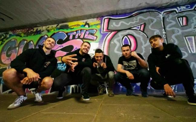 Zetalau es una formación de punk-rock y hardcore.