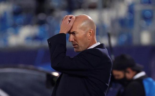 Zinedine Zidane, en un partido contra el Shakthar Donetsk. Zinedine Zidane, en un partido contra el Shakthar Donetsk.