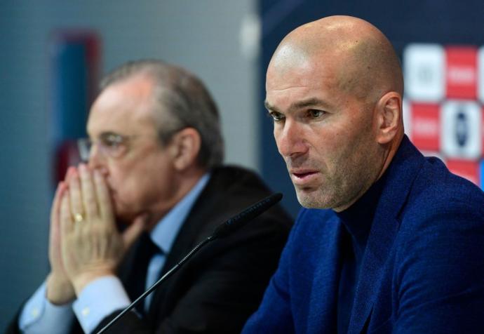 Zidane, en una rueda de prensa junto a Florentino Pérez