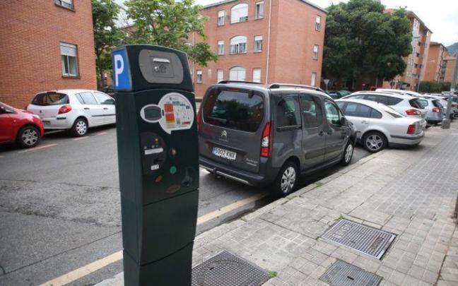 Parking disuasorio de Capuchinos y zona azul de Marcelo Celayeta Parking disuasorio de Capuchinos y zona azul de Marcelo Celayeta