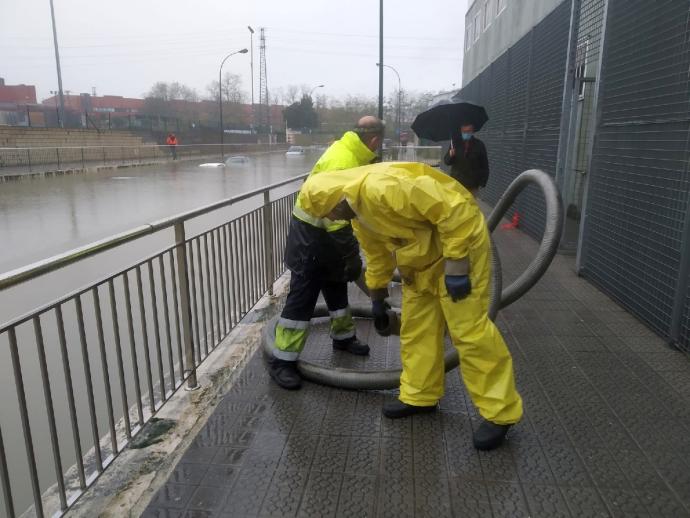 Zorrotza ha sido una de las zonas más afectadas por las inundaciones debido a las fuertes lluvias registradas en Bizkaia en las últimas horas