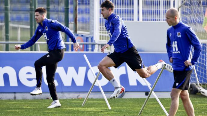 Zubimendi no se ha ejercitado y tiene muy difícil jugar el domingo ante el Getafe