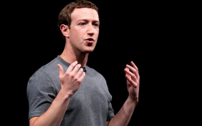 Las acusaciones contra Facebook llegan la misma semana que la red social ha sufrido perdidas millonarias tras la caída de su sistem Las acusaciones contra Facebook llegan la misma semana que la red social ha sufrido perdidas millonarias tras la caída de su sistem
