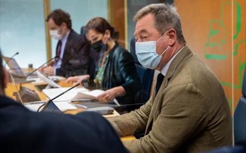 El consejero Bingen Zupiria en la Comisión de Euskera, Cultura y Deporte El consejero Bingen Zupiria en la Comisión de Euskera, Cultura y Deporte