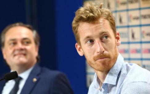 David Zurutuza, con Jokin Aperribay, en su despedida